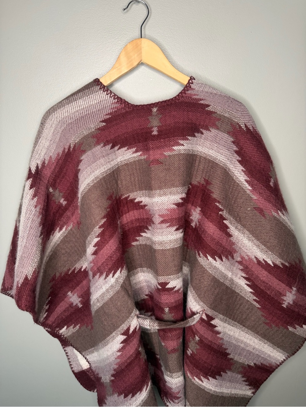 NWT Maurice’s Southwestern Aztec Knit Reversible Tie Poncho Shawl - Picture 6 of 9